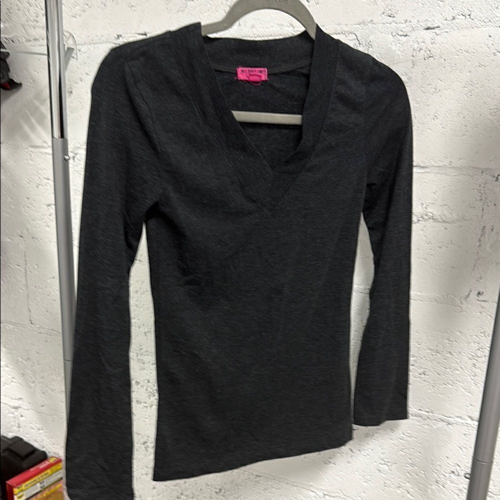 Gray V-Neck Long Sleeve Top BRAND NEW Size Small - Zenana PEACE LOVE HOPE brand